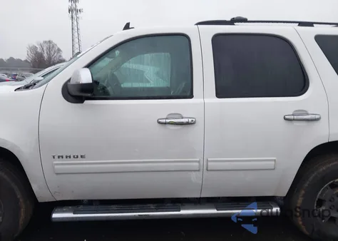 2013 Chevrolet Tahoe Ls z USA, uszkodzony, nr VIN 1GNSCAE06DR191995